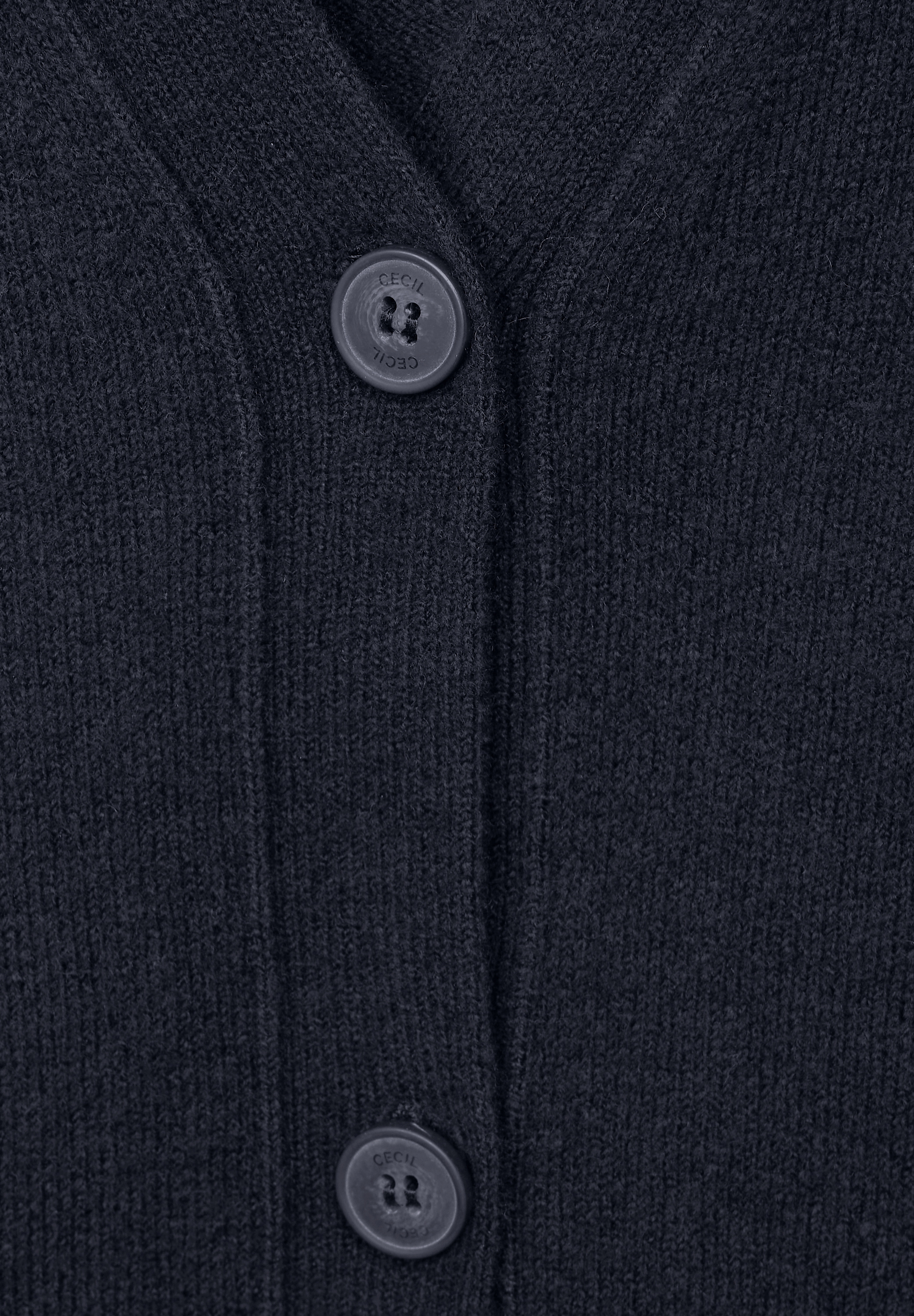 Cardigan mit Ziernähten