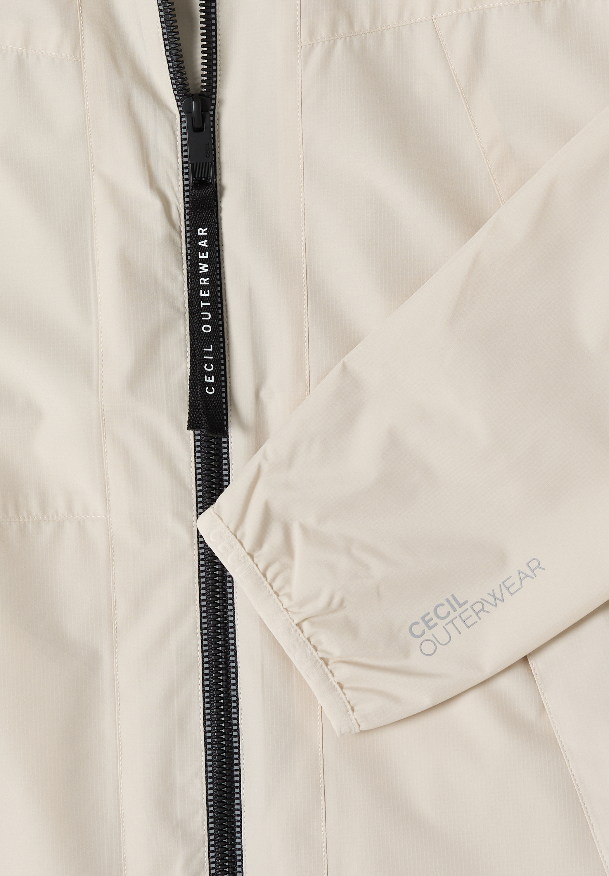 Jacke mit Kapuze und Tunnelzug