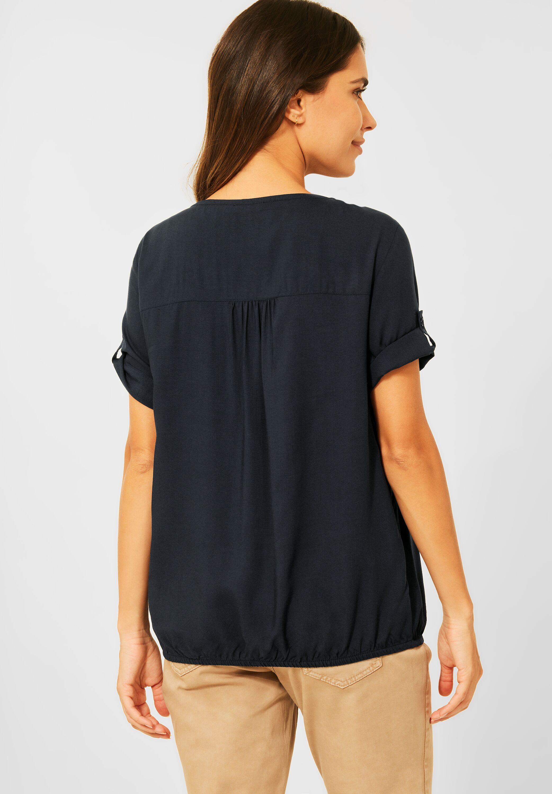 Bluse mit Gummizug im Saum