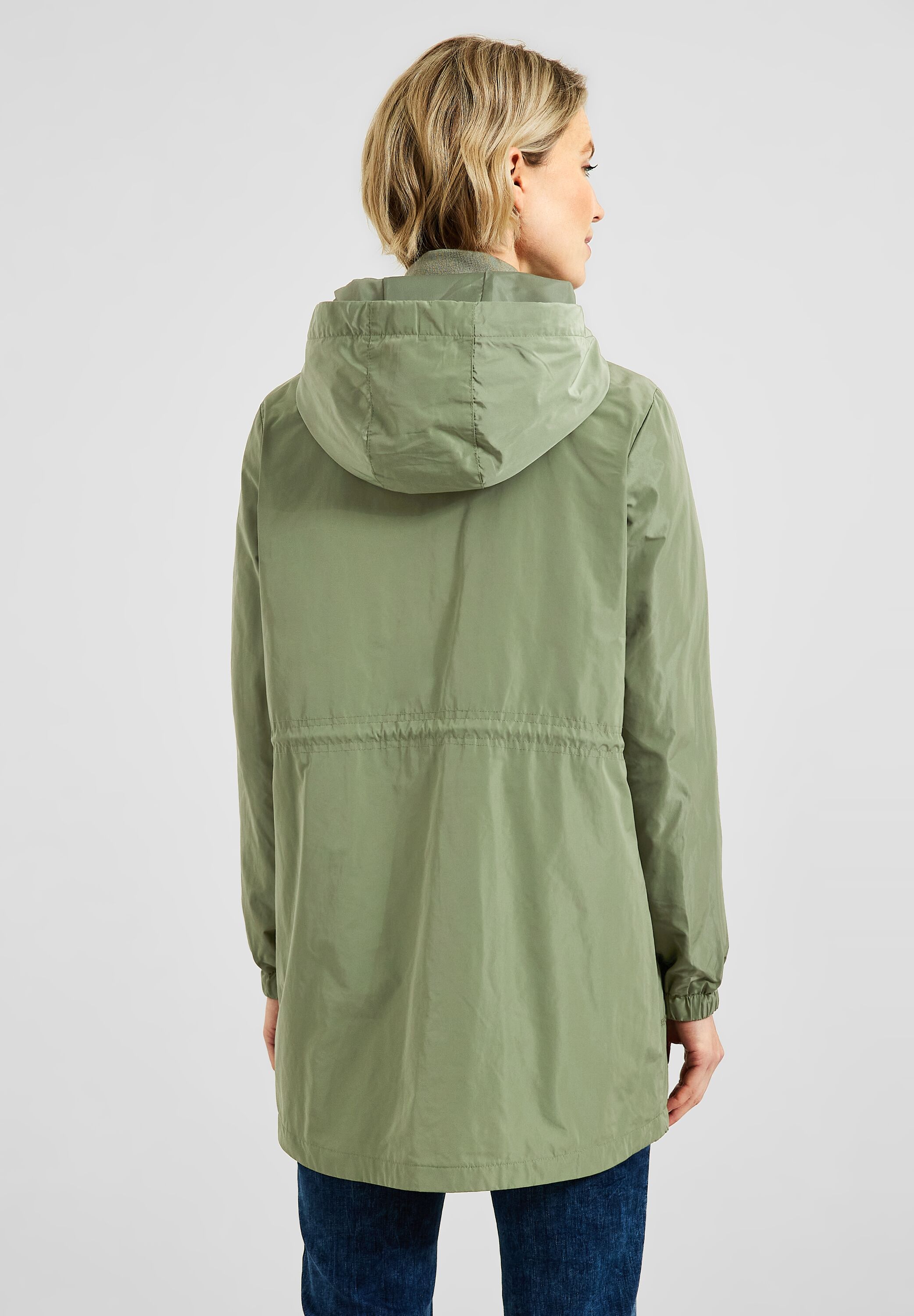 Sportiver Parka mit Kapuze