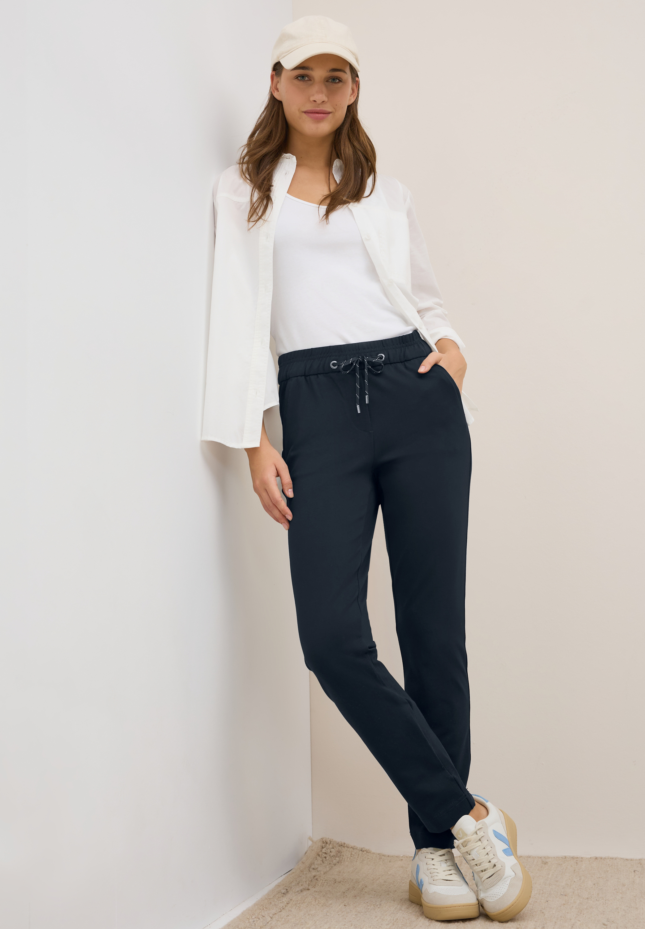 Casual Fit Hose