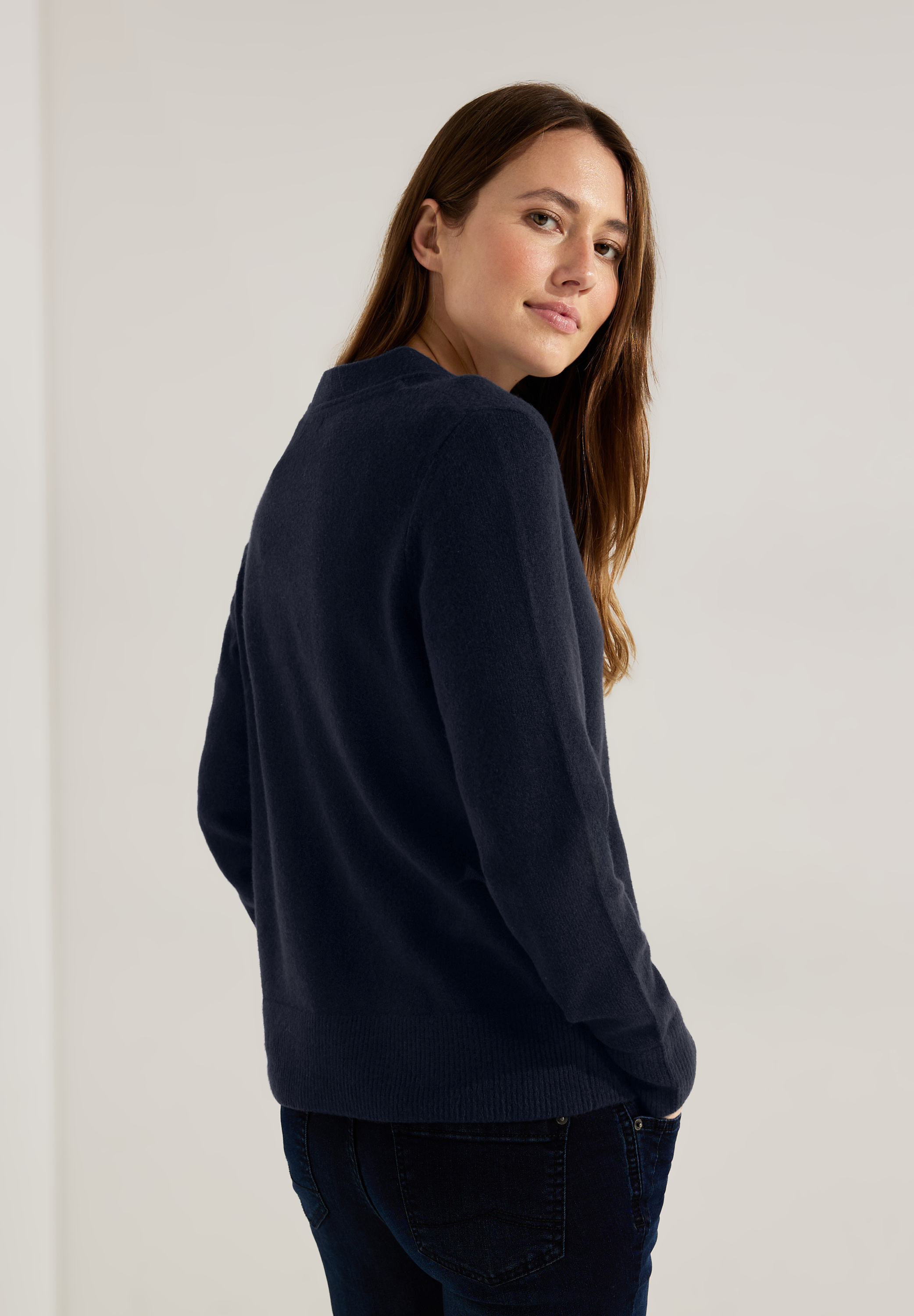 Cardigan mit Ziernähten