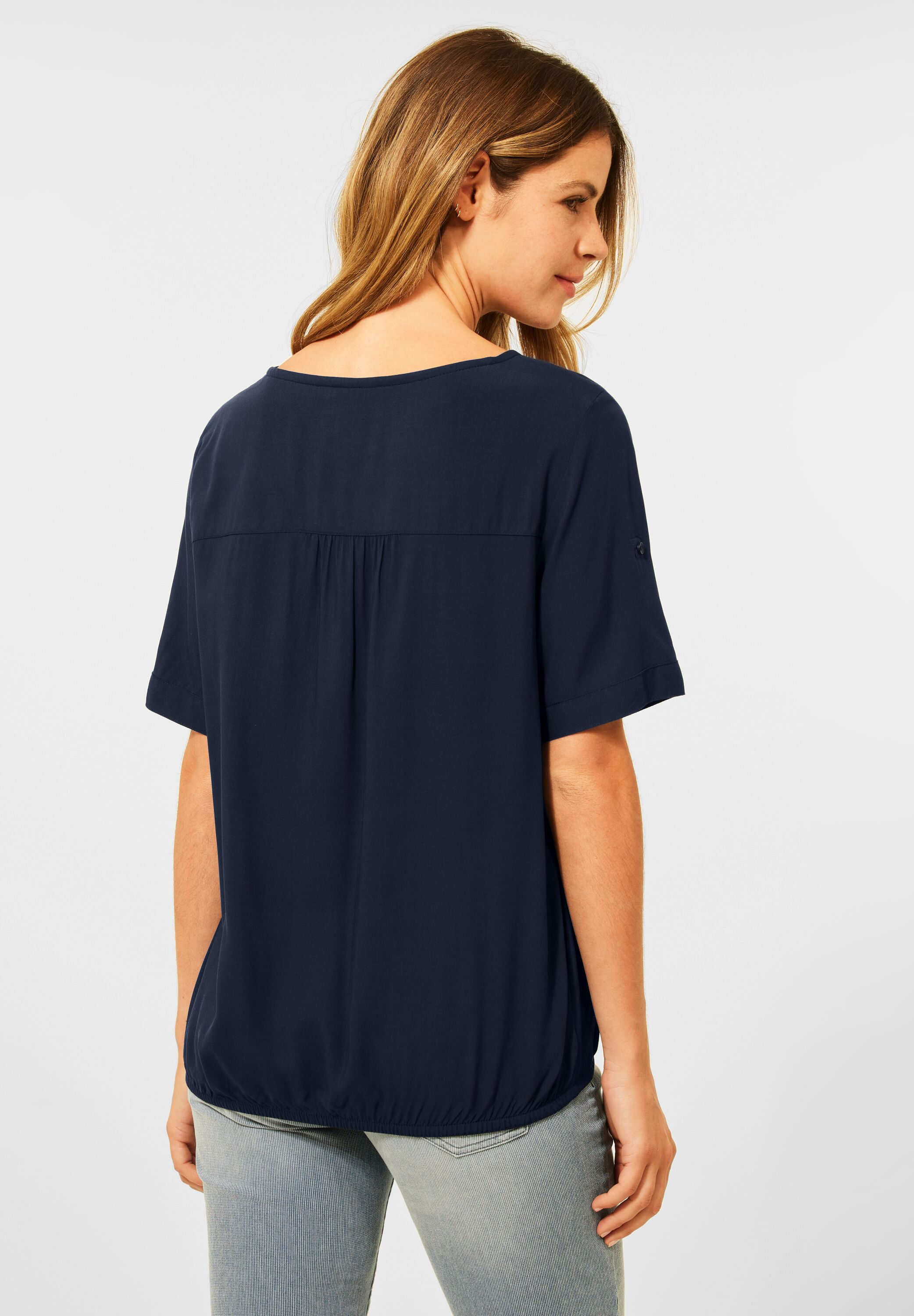 Bluse mit Gummizug im Saum